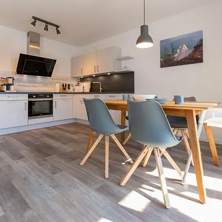 Haus Waldidyll, Vergissmeinnicht - Bade- & Saunawelt Taeglich Inklusive شقة Sellin (Rugen)